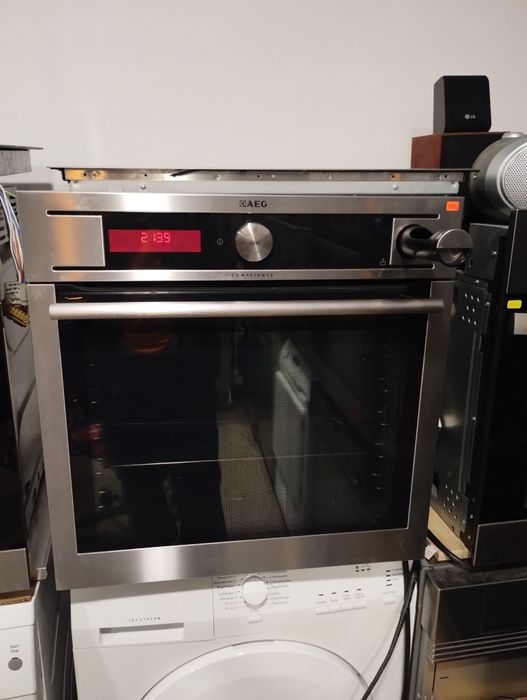 Мултифункционална фурна AEG Competence Конвектомат