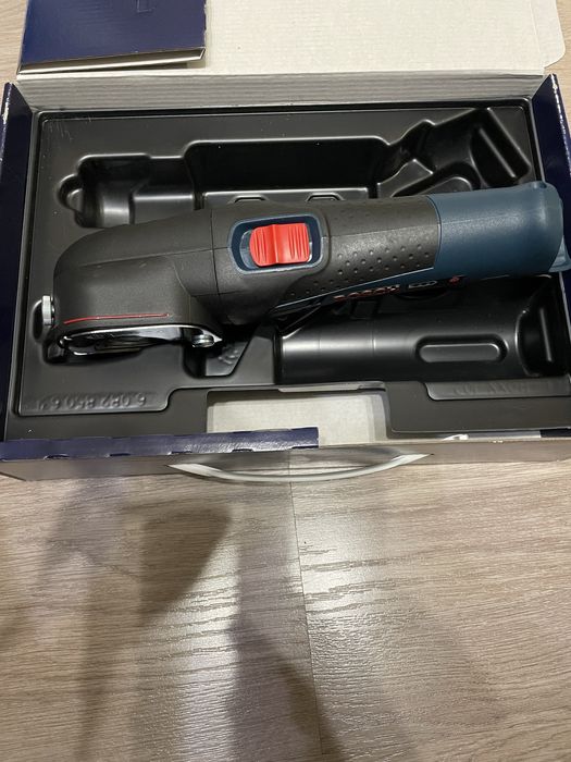 Универсална акумулаторна ножица Bosch