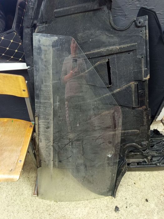 Продам стекло на ваз 2113 или 2108