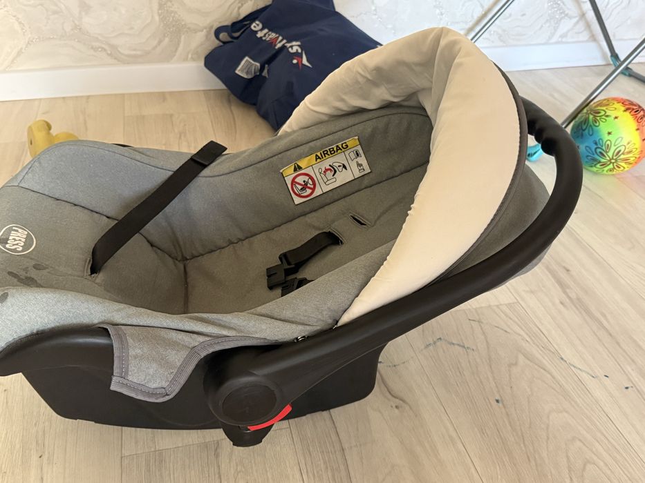 Люлька в машину детская