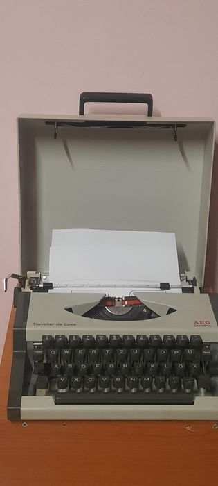 Mașină de scris Aeg Olympia Traveller de luxe impecabilă