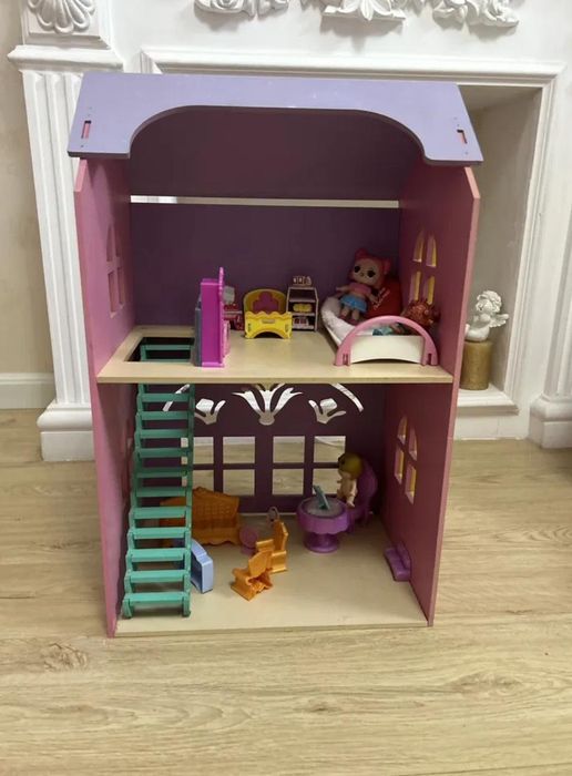 Кукольный домик двухэтажный