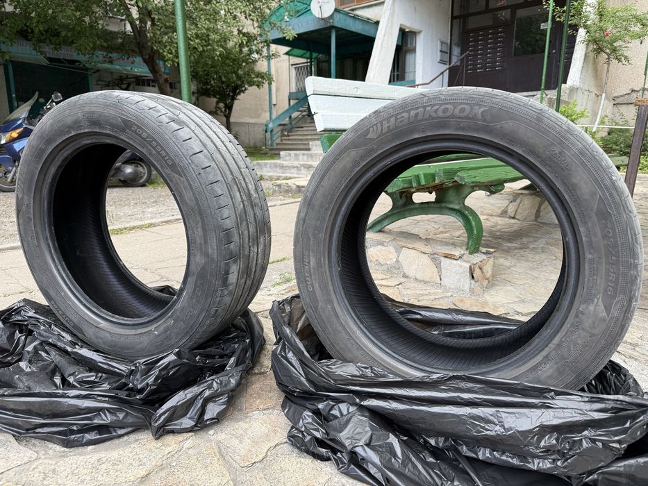 Продавам 2 летни гуми Hankook 205/55/16