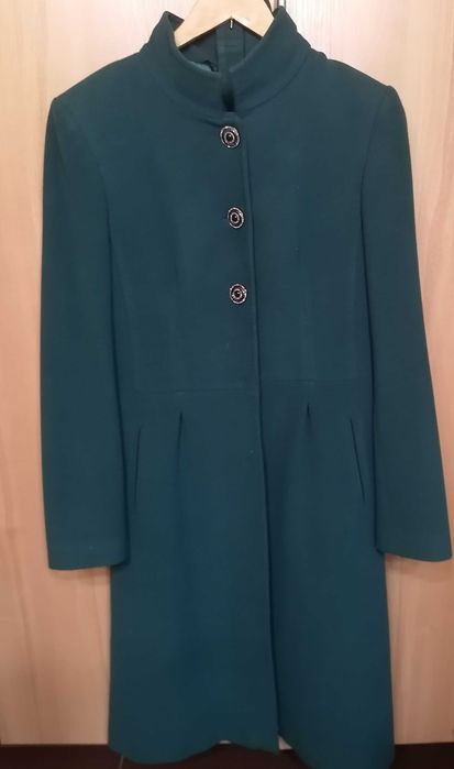 Продам пальто демисезонное