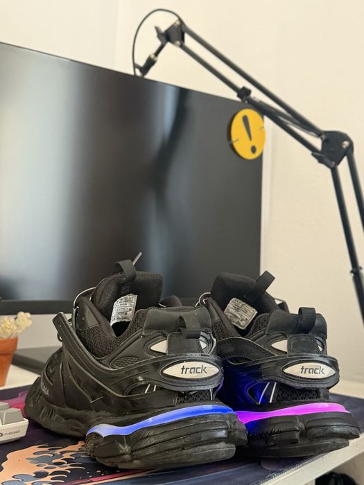 Balenciaga Track 43