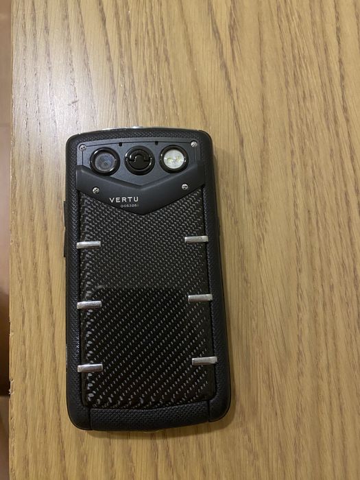 Vertu Constellation Quest смартфон