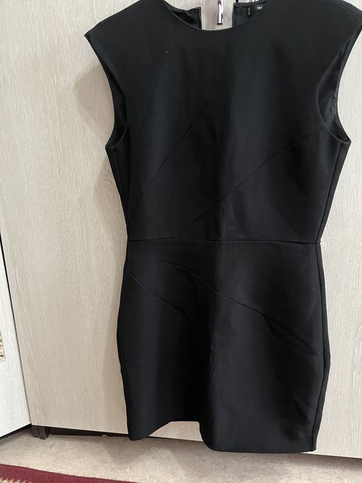 Продам платья манго размкры 42-44