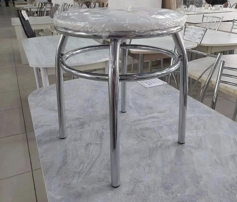 Продам  табурет, стульчики.