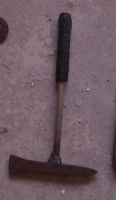 Триони,ножици за ламарина,керпедени,чукове и др.