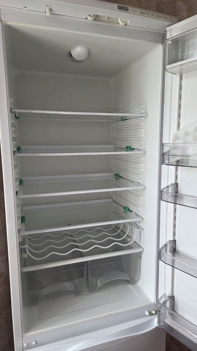 Продам холодильник атлант 65.000