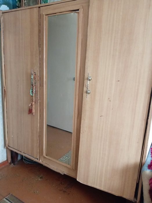Шкаф, пинал, стол с ящиками.
