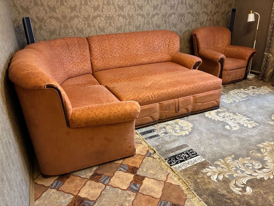 Диван раскладной, с креслом.