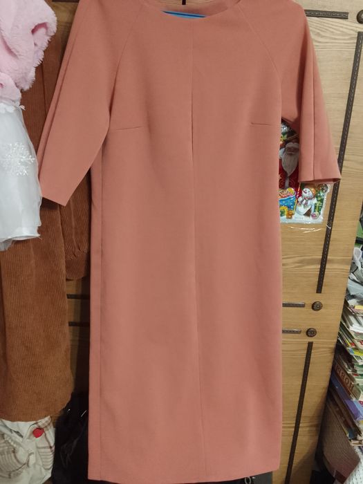 Платья разные женские