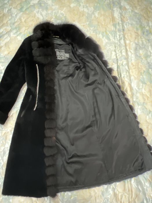 Шуба мутон с мехом и стразами