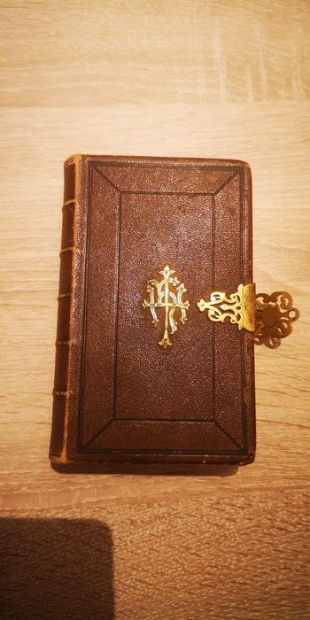 De vânzare carte veche de rugăciuni