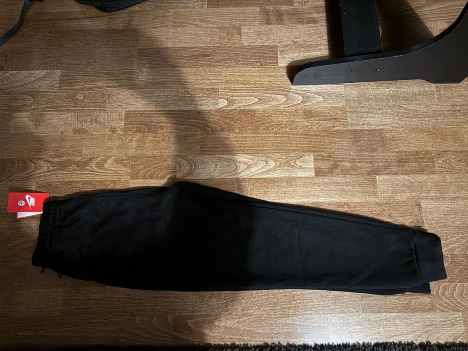 Pantaloni negri nike