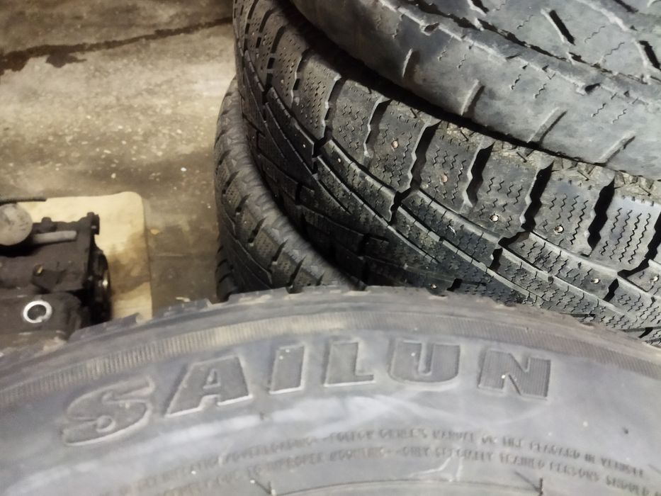 Шины зимние 225/60/16