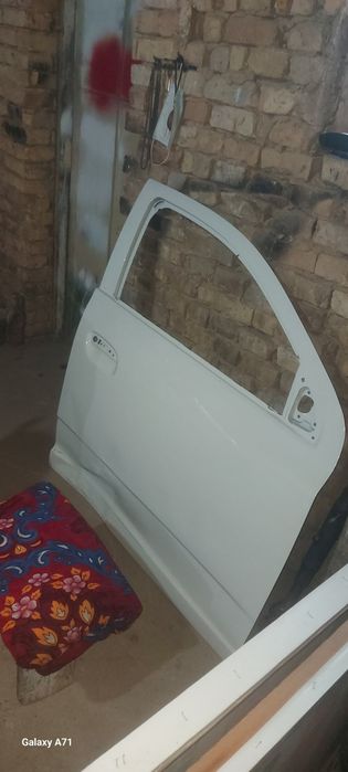 Кобилт дверь правой