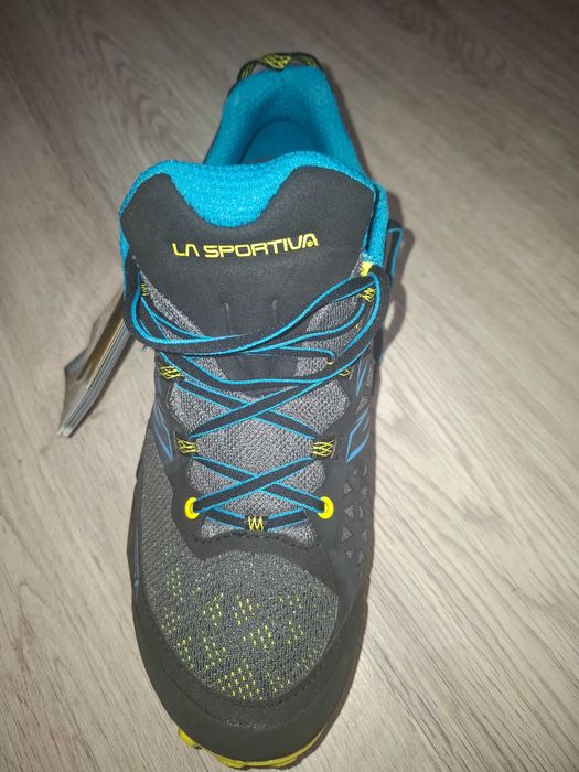 Vand incaltaminte pt drumetii montane