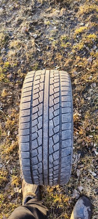 Продам резину 18/225/40