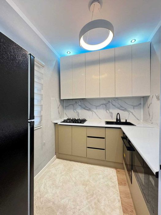 Продам 2-х комнатную с новым ремонтом.Чиланзар-8 квартал