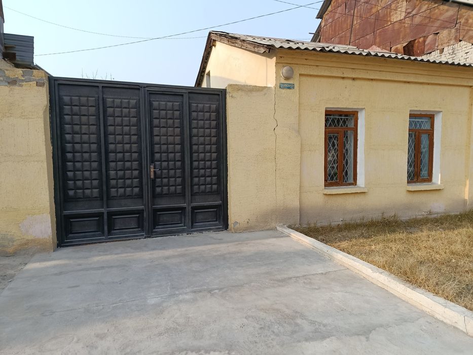 Фаргонада Ховли уй сотилади