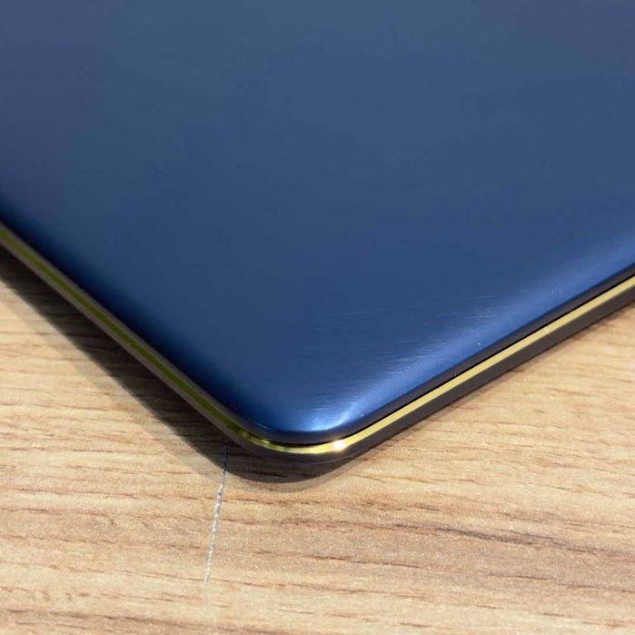 Asus ZenBook 13 Intel Core i7-8550U SSD 256GB / 512GB RAM 16GB Touchscreen | TrueGSM