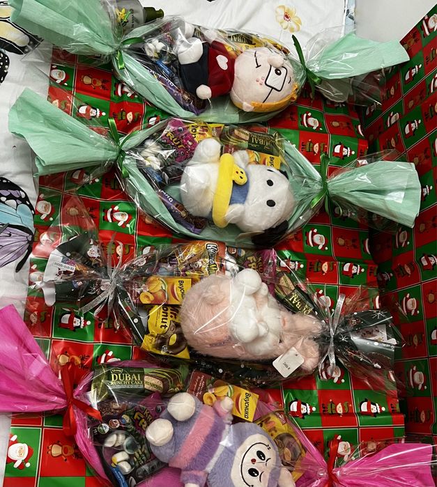 Продаю сладкие новогодние подарки