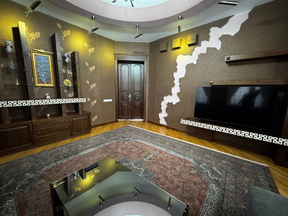 6 соток 900 м² 10 комнат добротный дом У́рикзор махалла Зарафшон