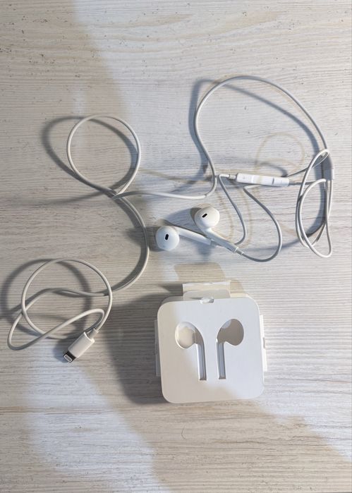 Naushnik apple lightning