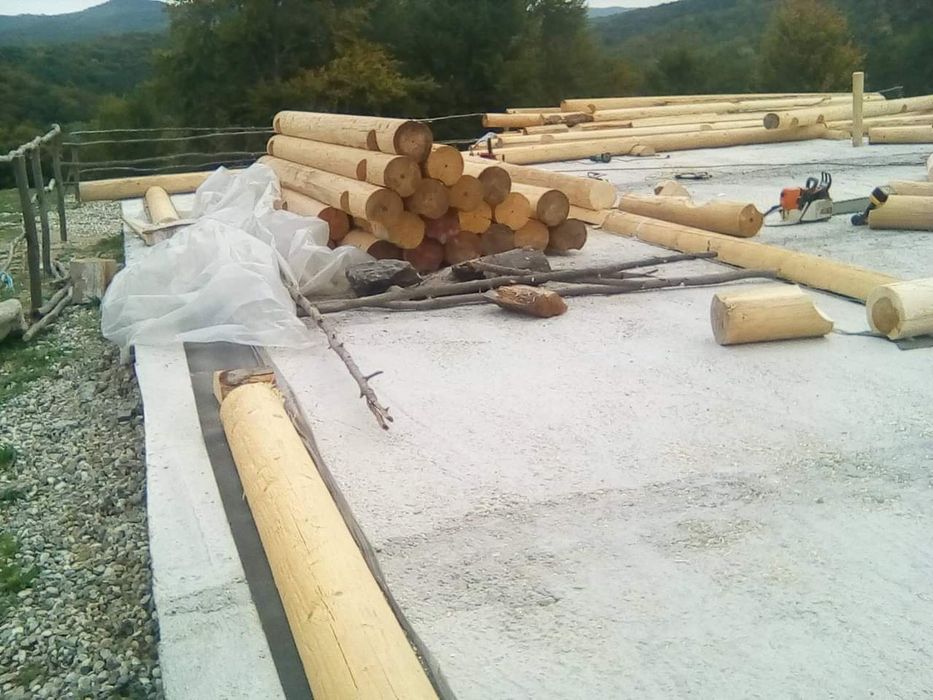 Casute de gradina si cabane din lemn rotund calibrat.