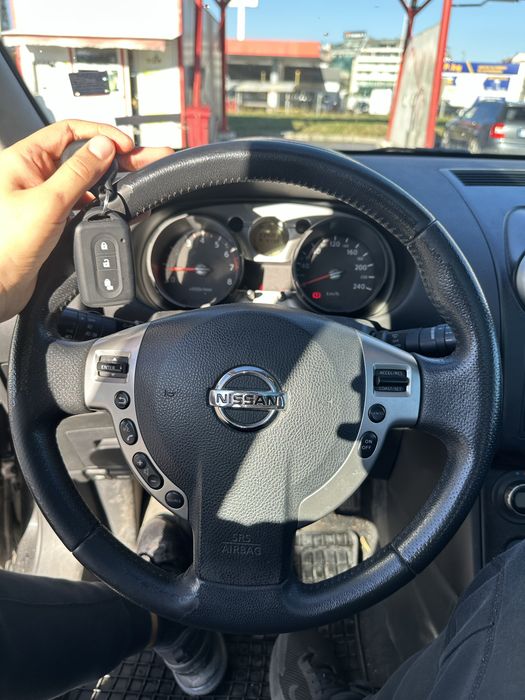 Nissan Qashqai 2.0i 4x4 Газ Панорама
