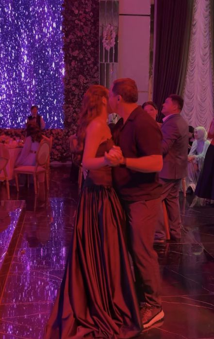 Выпускное платье со шлейфом