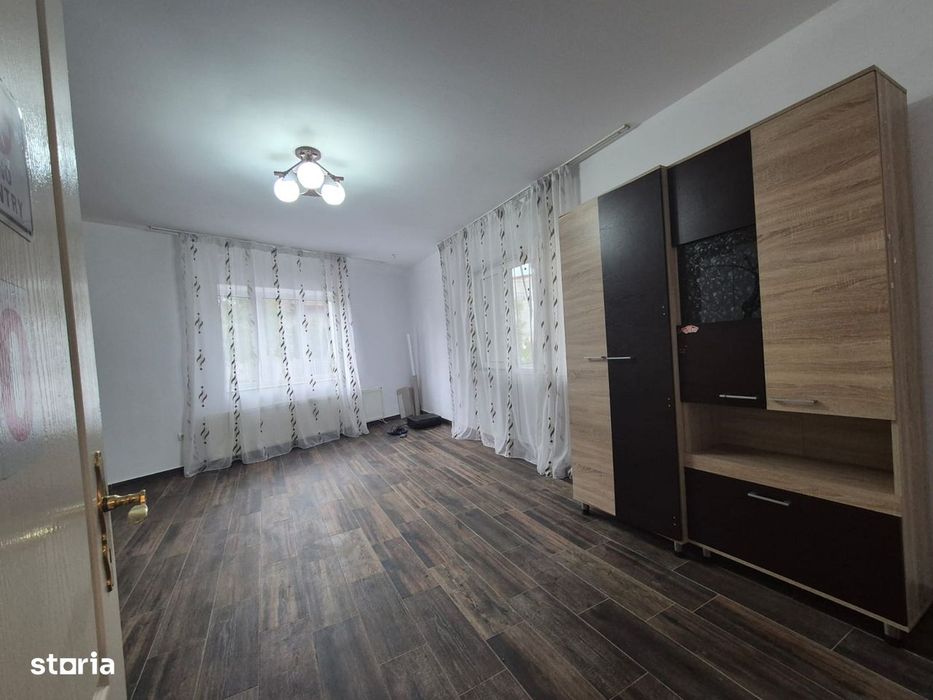 Casă de închiriat, situată în Târgu Jiu, Strada 14 Octombrie