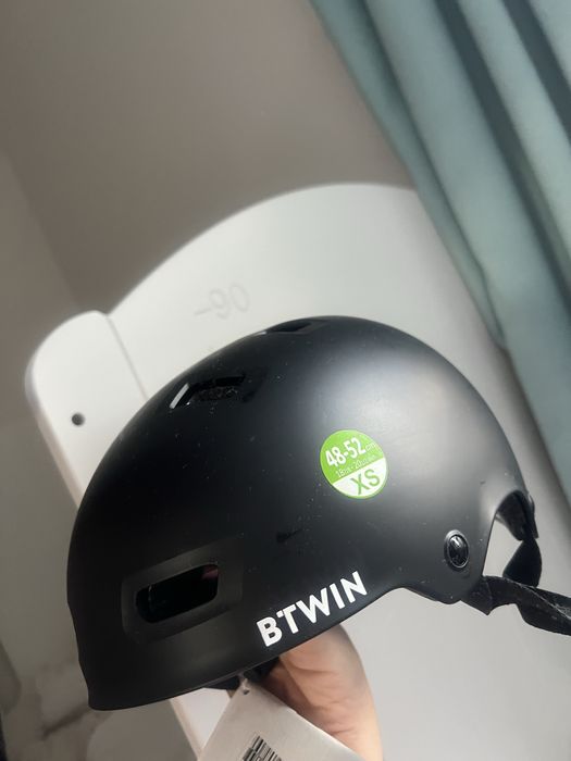 BTWIN каска + наколенки