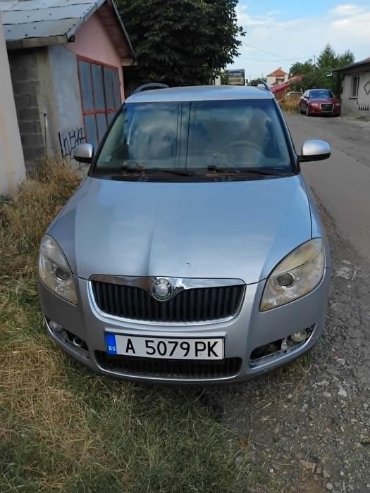 Продавам Skoda Fabia