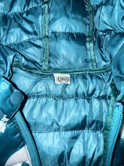 Детская тёплая куртка (зимняя) 
Состояние отличное, почти не носили