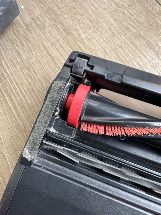 Вертикална Безжична Прахосмукачка AEG Clean 6000 AP61CB21DB, 21.6V, до 40 мин Работа, 365W!