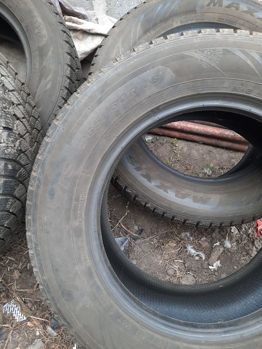 Шины зимние липучки Maxxis.