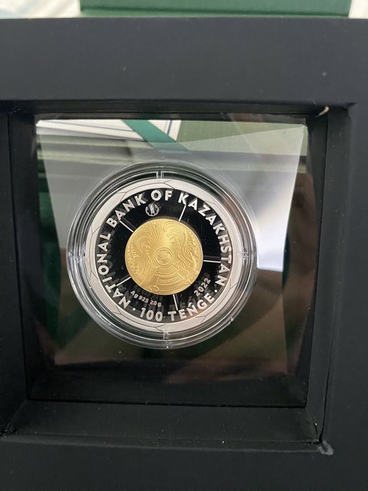 Монета серебро