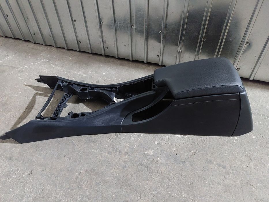 Cotiera consola centrala BMW E90 E91 E92 E93