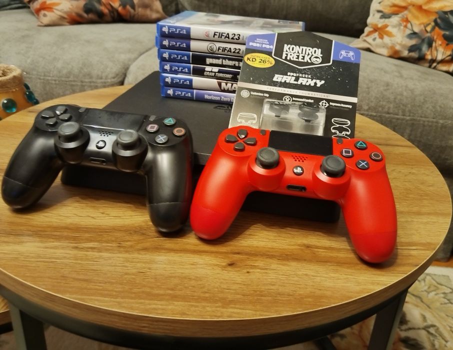 Ps4 в Перфектно състояние 850 GB като нов