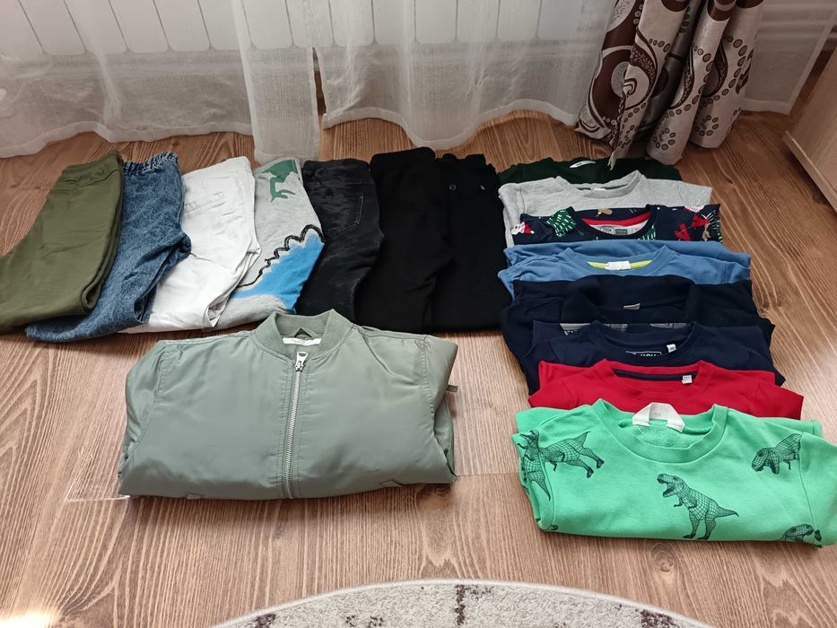 Vând lot hăinuțe băiețel