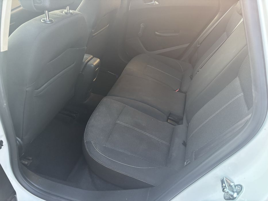 Scaune față cu incalzire sport reglaj electric , bancheta spate opel a