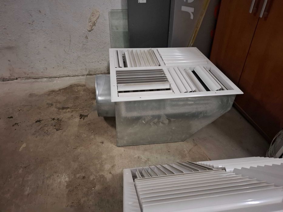 Кутия вентилационна с капак за климотизация