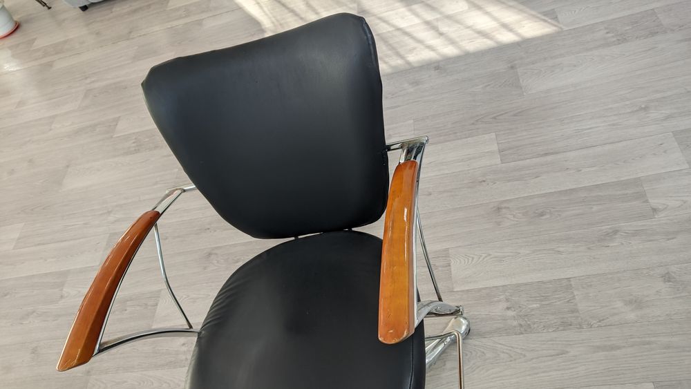 Кресло для парикмахерских