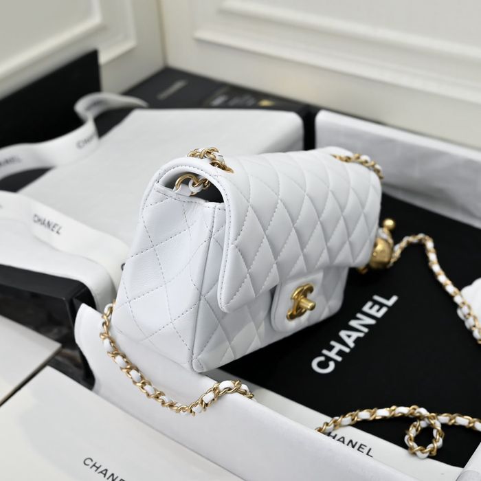 Geanta Chanel Pearl Crush single flap alb pe stoc