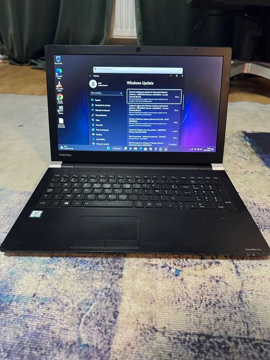 Laptop Toshiba Pro A50, i5 gen 6, 12 gb - 470 lei