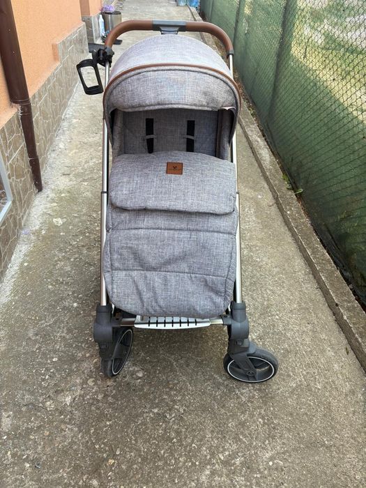 Комбинирана бебешка количка