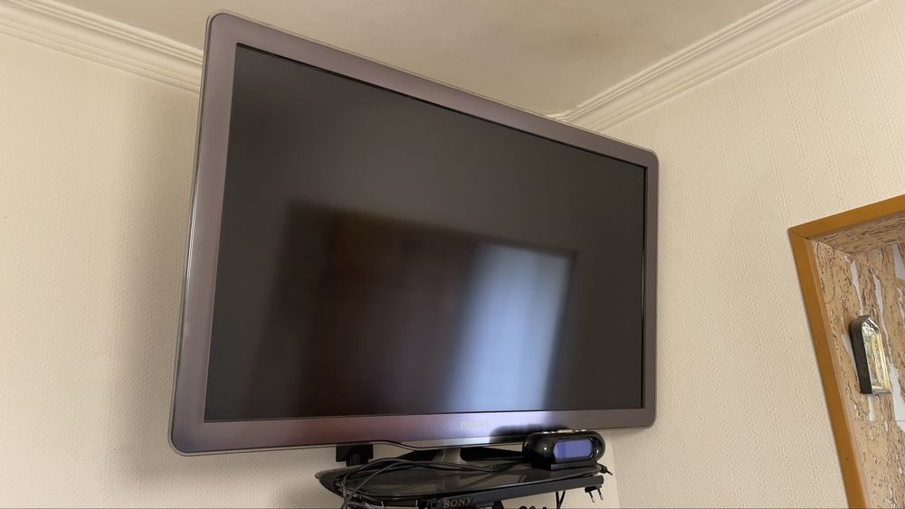 Телевизор Philips 37PFL7605H/12 37 инча